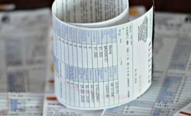 Dzenlemeyle, sayalarn %100'nn uzaktan okunabilir hale gelmesi, manuel saya okumann azalmas, kaak kayplarn tespiti ile kesinti takibinin otomatik yaplmas hedefleniyor.&nbsp;EPDK kararna gre ayrca, datc irketler tarafndan Enerji Piyasalar letme A'ye (EPA) salanan verilerin kullanclar tarafndan grntlenebilmesi iin uygulama gelitirilecek.&nbsp;Kullanclar, EPA zerinden; akll sayacndan gelen gnlk-saatlik tketim verisini grebilecek, arzalar, kesinti ve veri sorunlarn uygulama zerinden takip edebilecek.