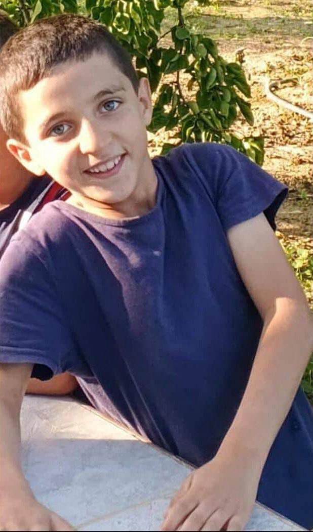 <strong>Jandarma ve STK'lar seferber oldu</strong><br>  Kayp ihbarnn ardndan blgede geni apl arama almas balatld. Jandarma timleri ile bir sivil toplum kuruluuna bal arama kurtarma ekipleri, mahalle ve evresindeki arazide gnlerce iz srd.<span class="citation-nbsp"></span>