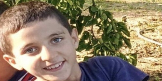 Daysnn dverek lme terk etttii ocuk kayalarn altnda bulundu