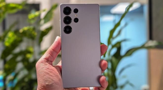 <p><strong>Samsung Galaxy S25 Ultra</strong></p>  <p>TV'li fiyat: 93 bin 499 TL</p>  <p>TV'siz fiyat: 62 bin 332 TL</p>