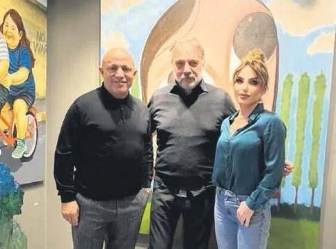 Kaynarca, Nianta'nda bulunan bir sanat galerisini ziyaret etti.