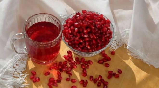 <strong>Potasyum, vcuttaki sodyumun etkilerini dengeleyerek damar duvarlarnn gevemesine ve dolaysyla kan basncnn dmesinde etkilidir.</strong>