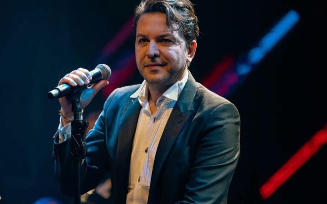 Nihat Doan getiimiz gnlerde tehdit edildiini sylemi ve canl yaynda tehdit edenlere gz da vermiti. Bu kezde Gll'nn lmyle ilgili phelerini dile getirdii iin arkcnn kz Tuyan lkem Glter tarafndan tehdit edildiini ne srd. te iddiann detaylar...