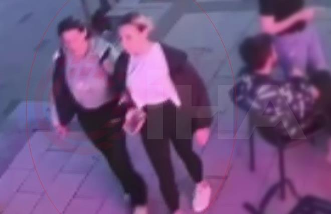 <h2 class="mb-2 mt-4 font-display font-semimedium text-base first:mt-0">Bykekmece'de yakalanma an</h2>  <p class="my-2 [&amp;+p]:mt-4 [&amp;_strong:has(+br)]:inline-block [&amp;_strong:has(+br)]:pb-2">Yalova Cinayet Bro ubesi ekipleri, Tuyan lkem Glter ve Sultan Nur Ulu'yu Bykekmece'de bulunduklar sitede yakalayarak gzaltna ald. Ayn operasyon kapsamnda ya kk bir kz da pheli olarak gzaltna alnd.</p>