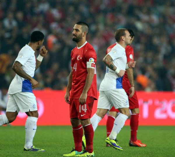 47. dakikada gelen golde asisti Fenerbaheli Dirk Kuyt yapt.