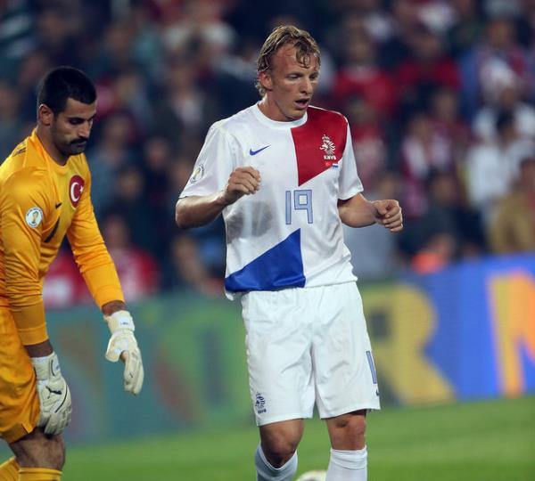 Alar bulan isim ise Galatasarayl Wesley Sneijder oldu.