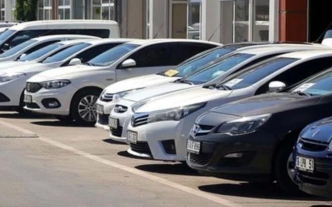 Otomotiv Distribtrleri ve Mobilite Dernei (ODMD) verilerine gre, 2025'in ocak-kasm dneminde Trkiye'de otomobil satlar geen yln ayn dnemine kyasla yzde 10,96 artarak 938 bin 177 adede ykseldi. Hafif ticari ara satlar ise yzde 7,13'lk artla 238 bin 603 oldu. Bu dnemde tam elektrikli otomobil satlar yzde 111,4 artarak 164 bin 665'e ulat. te yandan Trkiye'de en ok satlan elektrikli otomobiller belli oldu. te detaylar...