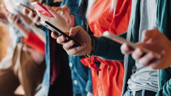 Her ay mevcut telefonlar teste sokarak aldklar puanlara gre sralayan AnTuTu, 2025 ylnn en iyi ve gl telefonlarn aklad.