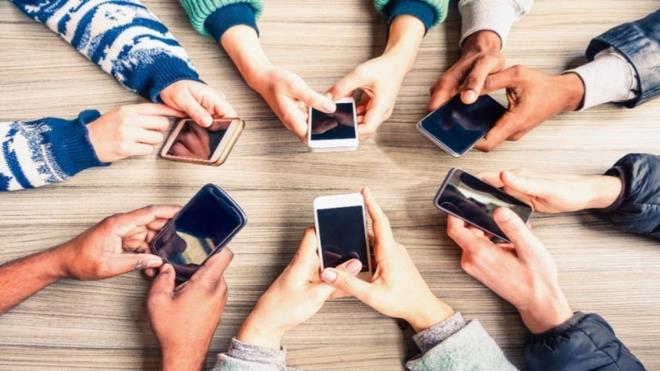 ? 7- iQOO Neo10 Pro+ - Snapdragon 8 Elite - 12GB + 256GB Skor: 2,976,271 ? 8- Mi 15 - Snapdragon 8 Elite - 12GB + 512GB Skor: 2,962,431