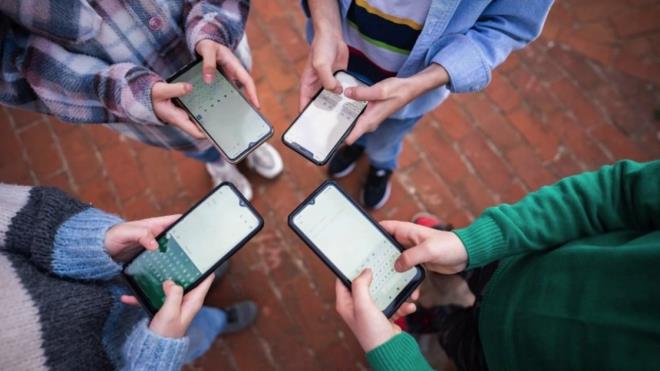 ? 9- Poco F7 Ultra - Snapdragon 8 Elite - 16GB + 512GB Skor: 2,955,217 ? 10- Mi 15 Ultra - Snapdragon 8 Elite - 16GB + 512GB Skor: 2,949,035