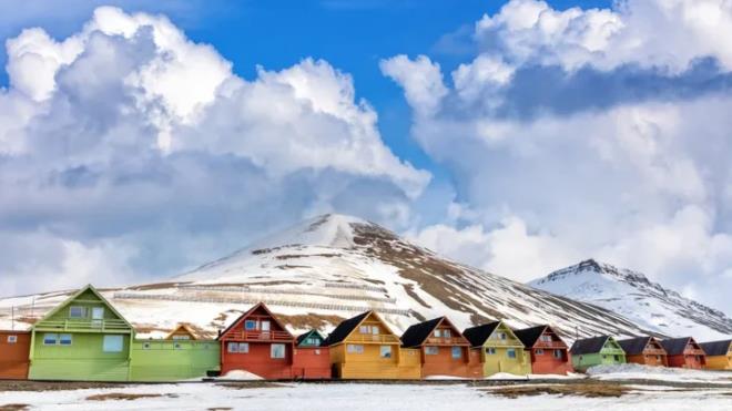 Simon, adada yaayanlarn yalandklarnda nasl bir srele karlatn sormay da ihmal etmedi.