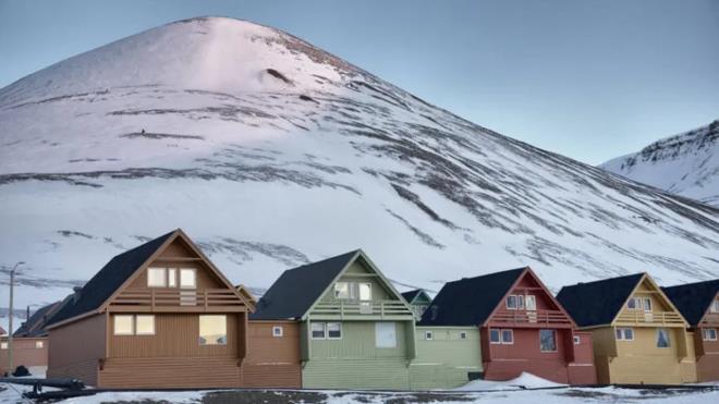 Christian, yasan nedenini yle anlatyor: "Donmu toprak, bedenlerin rmesini durdurmakla kalmaz; lmcl hastalk tayan mikroorganizmalarn da uzun sre canl kalmasna yol aar.