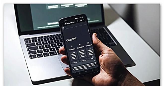 Uzmanlara g�re, kullan�c�lar�n odaklanmas� gereken as�l nokta kameran�n gizlice a��l�p a��lmad��� de�il, verilen izinlerin kapsam�. Yapay zeka modelleri sadece bir g�r�nt�y� kaydetmekle kalm�yor; o g�r�nt�den sizin ruh halinizi, ev d�zeninizi, al��kanl�klar�n�z� ve sosyo-ekonomik durumunuzu analiz ederek derinlemesine bir "kullan�c� profili" ��karabiliyor.