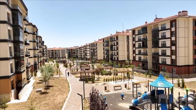 Hak sahiplerinin y�zde 5'ini �ehit aileleri ve gaziler, y�zde 5'ini engelliler, y�zde 20'sini emekliler, y�zde 10'unu 3 ve daha fazla �ocu�a sahip aileler, y�zde 20'sini 18-30 ya� aras� gen�ler, kalan y�zde 40'l�k k�sm�n� ise di�er al�c�lar olu�turacak.