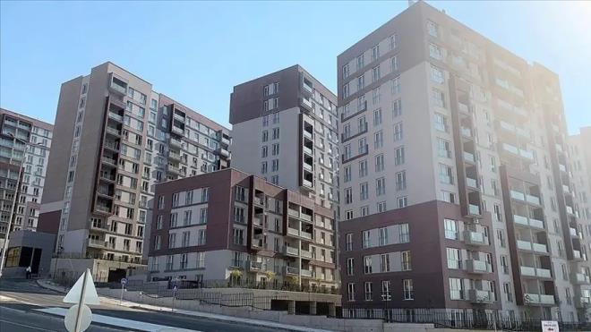 ARANAN �ARTLAR<p>    18 ya��n� tamamlam��, geriye d�n�k 10 y�ld�r T�rkiye Cumhuriyeti vatanda�� olanlar kampanyadan faydalanabilecek.  <p>       Hane halk� ayl�k net geliri �stanbul i�in en fazla 145 bin lira, di�er iller i�in en fazla 127 bin lira olma ko�ulu bulunacak. �ehit aileleri ile ter�r, harp ve vazife malulleri bu �arttan muaf tutulacak.  <p>       Ba�vuru yap�lacak yerlerde (il ise ilde, il�e ise il�ede, belde ise beldede) adrese dayal� kay�t sistemine g�re ba�vuru d�neminden geriye do�ru bir y�ldan az olmamak ko�uluyla ikamet ediyor olma �art� aranacak.