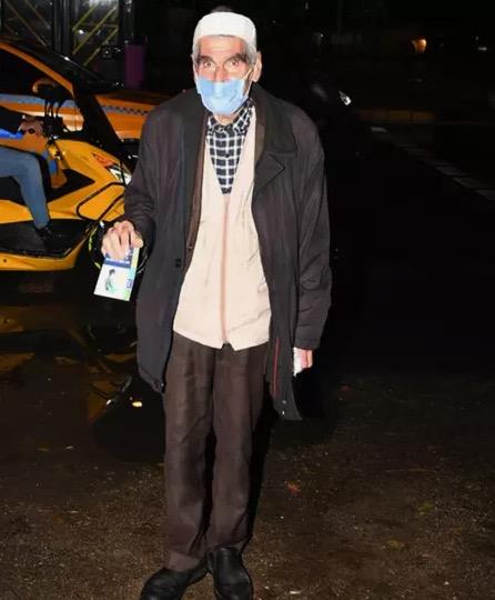 Zor �artlar alt�nda ge�imini sa�layan Dan���r'�n son hali ile ilgili, "�ok de�i�mi�", "Allah g�� kuvvet versin", "Tan�yamad�m zaman insan� de�i�tiriyor" gibi yorumlar yap�ld�.