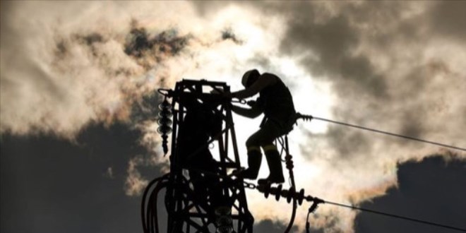 stanbul'un 10 ilesinde 9 saat elektrik kesintisi!