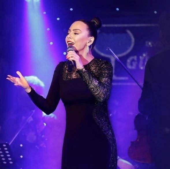 <p><strong>EBRU G�NDE�</strong></p>    <p>​Ebru G�nde� yaln�zca Antalya'daki tek konserinden <strong>10 milyon TL</strong> kazanacak.</p>
