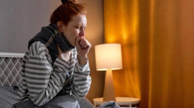 Ke�iboynuzu �z�, yo�un k�vam� ve do�al �eker i�eri�iyle bo�az� tahri� etmeden yumu�atmas�yla �ne ��k�yor. Ayn� zamanda enerji verici etkisi sayesinde g�n�n ilk saatlerinde tercih ediliyor. �zellikle bal t�ketemeyenler i�in g��l� bir alternatif olarak g�r�l�yor. Uzmanlar do�al y�ntemlerin destekleyici olabilece�ini ancak uzun s�ren ve �iddetli �ks�r�klerde mutlaka bir sa�l�k profesyoneline dan���lmas� gerekti�ini hat�rlat�yor.