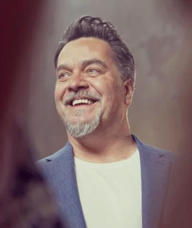 Beyaz�t �zt�rk'�n uzun bir aran�n ard�ndan televizyona d�n���, hem Beyaz Show hayranlar� hem de televizyon izleyicileri taraf�ndan �imdiden merakla bekleniyor.