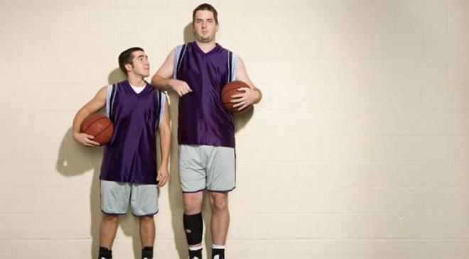 <strong>Uzmanlara g�re; bu �ehirlerde ortalamalar�n y�ksek ��kmas�n�n temelinde ya�am standartlar�, beslenme �e�itlili�i, sosyoekonomik durum ve b�lgesel genetik fakt�rler etkili.</strong>