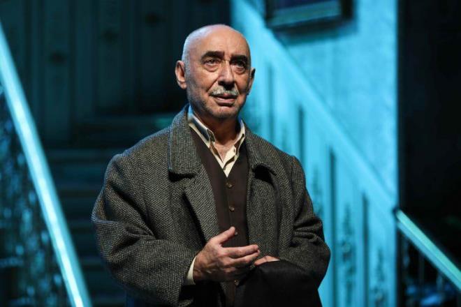 <strong>"Z���rt A�a", "Tosun Pa�a", "Kibar Feyzo", "E�k�ya" gibi T�rk sinemas�n�n unutulmaz yap�mlar�yla haf�zalara kaz�nan usta oyuncu �ener �en, ge�ti�imiz aylarda yapt��� a��klamalar�yla sahnelere tamamen veda etti�ini a��klam��t�.</strong><em>​</em>