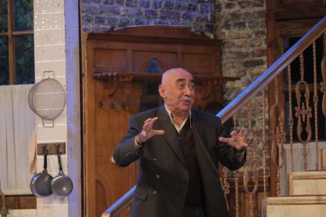 <strong>Sabah Gazetesi yazar� B�lent Cankurt'un haberine g�re; �ener �en, T�rkiye'nin en b�y�k g�da markalar�ndan biriyle reklam anla�mas� ger�ekle�tirdi.</strong>