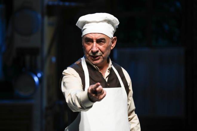 <strong>Usta oyuncunun veda a��klamas� sevenlerini hayal k�r�kl���na u�ratsa da T�rkiye'nin �nde gelen markalar� �en'in pe�ine d��t�.</strong>