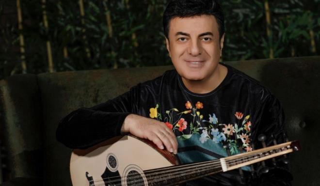 Bu arada 72 ya��ndaki Co�kun Sabah'�n yeni imaj� da dikkat �ekti.