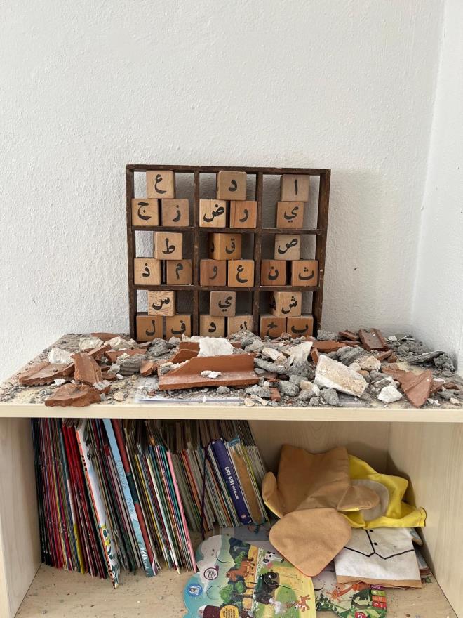 <strong>Polis, itfaiye ve belediye ekipleri b�lgede</strong><br>  �hbar�n ard�ndan polis, itfaiye ve belediye ekipleri alan� �eritlerle �evirdi ve g�venlik �nlemleri art�r�ld�.