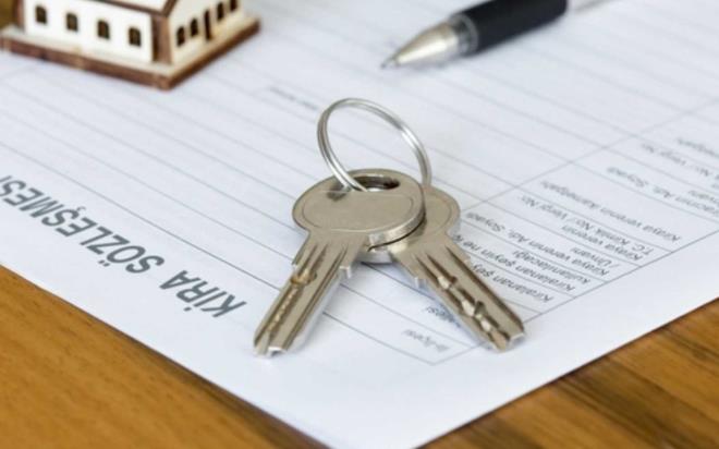 Kas�m ay� enflasyon verileri do�rultusunda yap�lan de�erlendirmeler, T�rkiye genelinde kira art��lar�n�n seyrini bir kez daha g�zler �n�ne serdi. B�y�k�ehirler ba�ta olmak �zere bir�ok ilde konut kiralar� dikkat �ekici oranlarda y�kselirken, baz� �ehirler art�� h�z�nda �ne ��kt�. ��te kiralar�n en �ok artt��� 15 il...