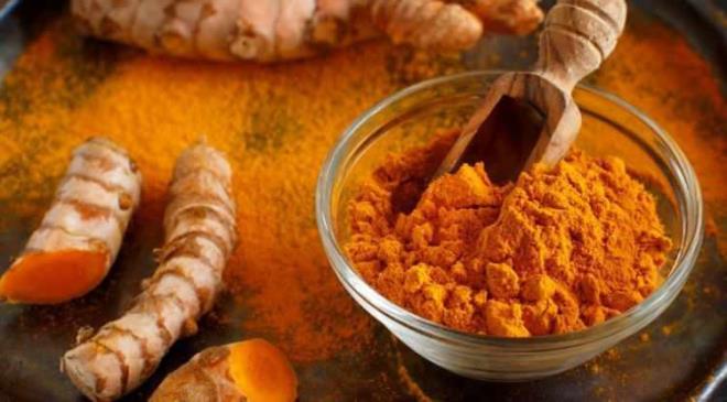 <strong>Bunun yan� s�ra zerde�al�n da koruyucu etkisine de�inen Smith, bo�azda yat��t�r�c� bir etki olu�turabilece�ini belirtiyor.</strong>