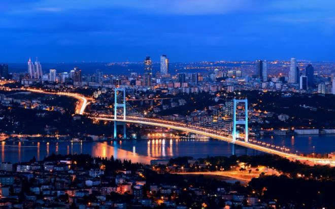 Time Out dergisi, d��ar� ��kmak ve sosyalle�me maliyetlerini baz alarak d�nyan�n en pahal� �ehirlerinin listesini haz�rlad�. Herkesin g�z� listede �stanbul'u ararken, �stanbul'un listedeki s�ralamas� b�y�k dikkat �ekti. Zirveye oynayan �ehir, sosyal hayat�n gelece�ine dair soru i�aretlerini beraberinde getiriyor. Bak�n �stanbul listede ka��nc� s�rada...