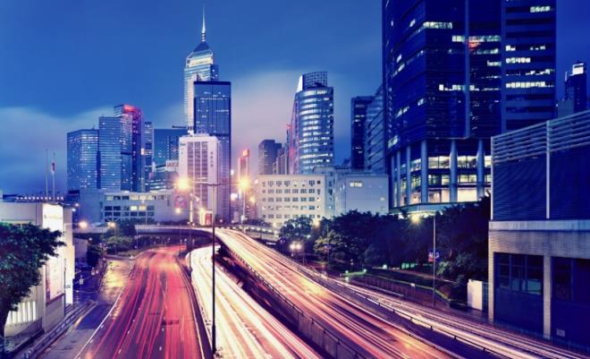 Kuzey Avrupa �ehirleri de listenin �st s�ralar�nda yer ald�. Norve�'in Oslo ve �sve�'in Stockholm kentleri, y�ksek yiyecek, i�ecek ve e�lence fiyatlar�yla dikkat �ekti. Oslo, restoran fiyatlar�nda en d���k "uygunluk" puan�n� alan �ehir oldu. Halk�n yaln�zca y�zde 24'� d��ar�da yemenin makul oldu�unu belirtti.