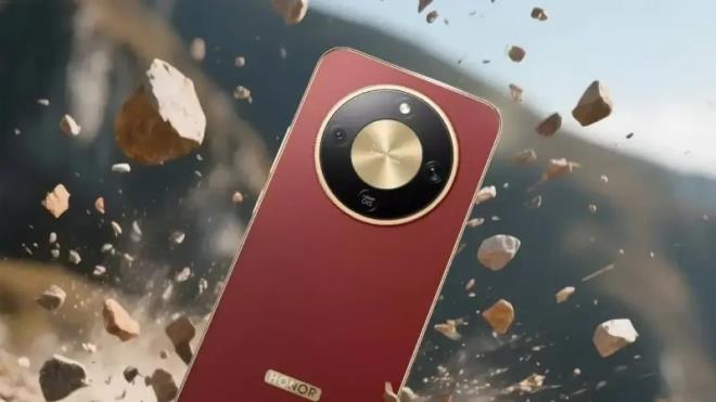 Honor, Guinness D�nya Rekoru'na konu olan Magic8 Lite modelini T�rkiye pazar�na sundu. 6 bin 133 metrelik d���� testinden hasar almadan ��kan cihaz; uzun pil �mr�, 1,5K OLED ekran� ve 6 y�l yaz�l�m g�ncelleme deste�iyle �ne ��k�yor. Dayan�kl�l�k, batarya performans� ve uzun vadeli kullan�m oda��, modelin T�rkiye'deki kullan�c� beklentilerine g�re �ekillendi. ��te Honor Magic 8 Lite teknik �zellikleri ve sat�� fiyat�.