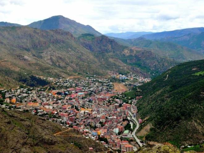 <p><span><strong>3 - G�M��HANE</strong></span></p>    <p><strong>G�m��hane'de genel ortalama ya�am s�resi. 80,8 y�l.</strong></p>    <p><strong>�ehirde, kad�nlar�n ortalama ya�am s�resi 83,5 y�l, erkeklerde ise ortalama ya�am s�resi 78,1 y�l.</strong></p>