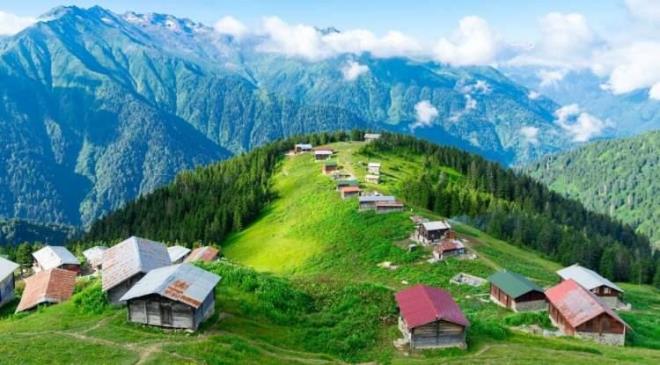 <p><span><strong>6 - R�ZE</strong></span></p>    <p><strong>Karadeniz, listenin en dikkat �ekici b�lgesi. Nefes kesen g�zelli�iyle ad�ndan s�z ettiren Rize'de ortalama ya�am s�resi 79,4 y�l.�</strong></p>    <p><strong>�ehirde, kad�nlar�n ortalama ya�am s�resi 83,3 y�l, erkeklerde ise ortalama ya�am s�resi 75,5 y�l.</strong></p>