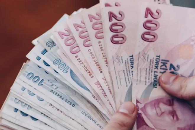 Uzmanlar, as�l �nemli olan�n kira, g�da ve temel ya�am giderlerindeki art��lar�n kontrol alt�na al�nmas� oldu�unu vurguluyor. Aksi halde rakamsal art��lar�n al�m g�c�n� kal�c� olarak y�kseltmeyece�i ifade ediliyor.