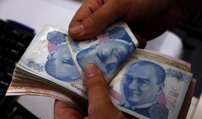 ?Sadece Asgari �cret De�il, Ortalama �cretler Konu�ulmal�?  <p>  Uzmanlara g�re as�l sorun yaln�zca asgari �cretin seviyesi de�il, �al��anlar�n b�y�k bir k�sm�n�n asgari �cretle �al���yor olmas�. Ortalama �cretlerin konu�ulmas�n�n refah art��� a��s�ndan daha sa�l�kl� olaca�� belirtilirken, asgari �cretin s�rekli g�ndemde olmas�n�n yoksullu�u art�rabilece�ine dikkat �ekiliyor.