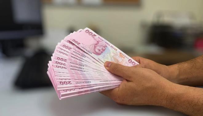 Y�zde 25 Art�� Beklentisi �ne ��k�yor  <p>  Kulislerde konu�ulan oranlara g�re, asgari �crette yakla��k y�zde 25 civar�nda bir art�� ihtimali �ne ��k�yor. Bu senaryoya g�re asgari �cretin 27 bin 500 ? 28 bin lira band�nda belirlenebilece�i de�erlendiriliyor.