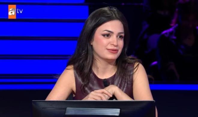 Olduk�a heyecanl� oldu�u g�r�len yar��mac�, hen�z ikinci soruda b�y�k bir �ok ya�ad�.