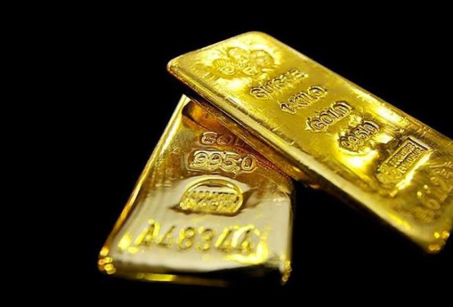 D�nya genelinde jeopolitik tansiyonun artabilece�ine y�nelik i�aretler ile ABD Merkez Bankas�n�n (Fed) gelecek y�l faiz indirimi d�ng�s�n� s�rd�rece�ine dair beklentilerden destek bulan alt�n�n ons fiyat� rekor k�rd�.Alt�n�n onsu  4 bin 420 dolara ��kt� ve t�m zamanlar�n en y�ksek seviyesine ula�t�.