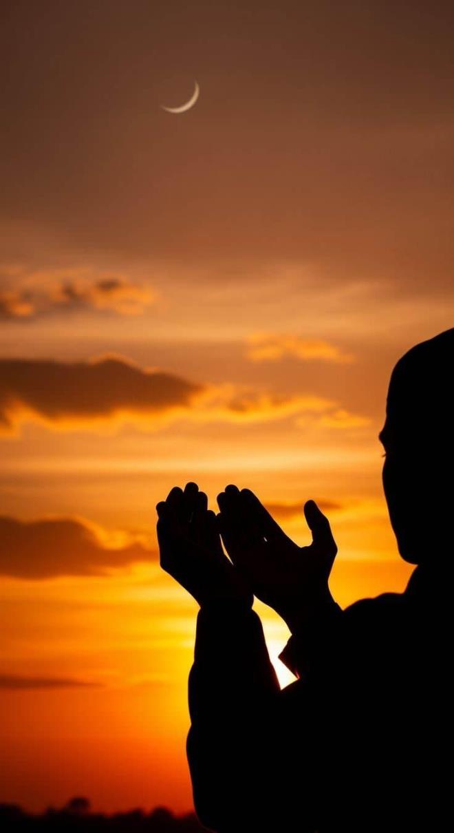 "Kalplerin yumu�ad���, ellerin semaya a��ld��� bu gecede, dualar�n�zda yer bulmak dile�iyle. Regaip Kandiliniz m�barek olsun..."