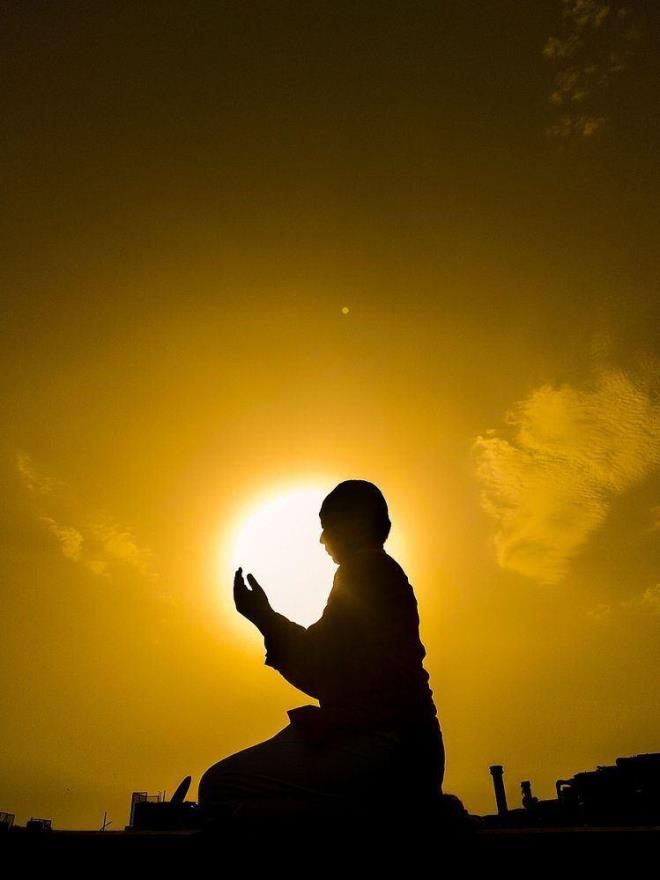 "�� aylar�n bu ilk hediyesiyle, ruhumuz huzur bulsun. Hay�rl� Kandiller."