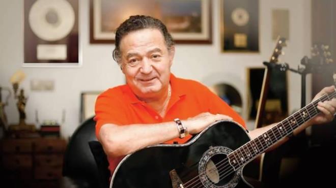 Usta sanat�� Kayahan'�n �ok say�da unutulmaz eserini besteledi�i "G�n�l K��k�", sat��a ��kar�ld�.