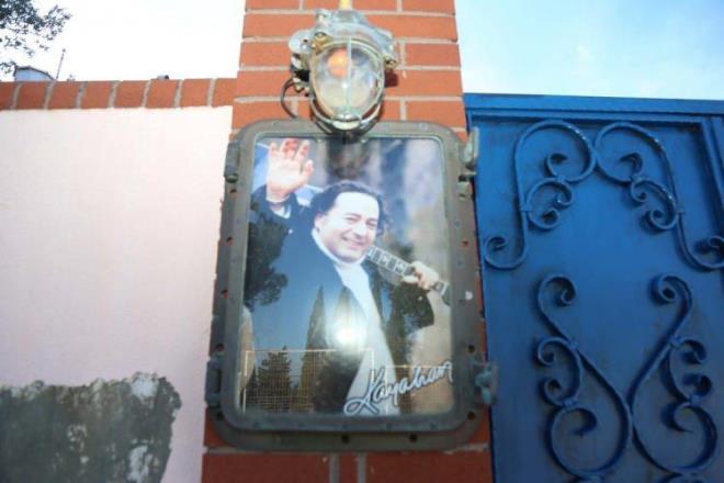 Bal�kesir'in G�me� il�esindeki "Sevgi K�y�" isimli sitede yer alan e�siz k��k, 1609 metrekare arsa �zerindeki 5 biti�ik evden olu�uyor.