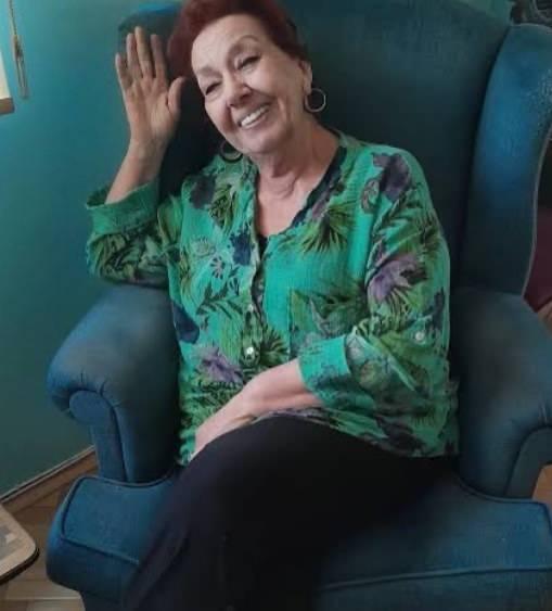 <strong>Sosyal medya hesab�ndan yapt��� payla��mlarla hayranlar�n�n yak�n takibinde olan �nl� sanat��, son payla��m�yla olay oldu.</strong>