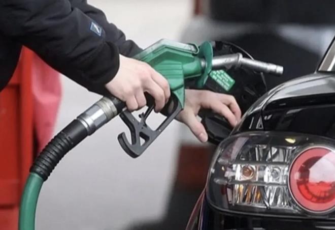 <p><span style="font-size: 24px;">MOTOR�N</span></p>  <p>�stanbul-Avrupa Yakas�: 53.22 TL<br>�stanbul-Anadolu Yakas�: 53.05 TL<br>Ankara: 54.24 TL<br>�zmir: 54.58 TL</p>