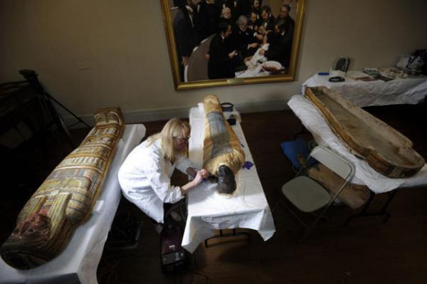 nk yaknlarda bulunan iki ayr cesede ait ancak kemik kalntlarna rastladk" dedi.