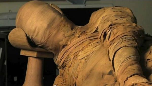 Mumya oksijenle temas edince 1 saatte karard